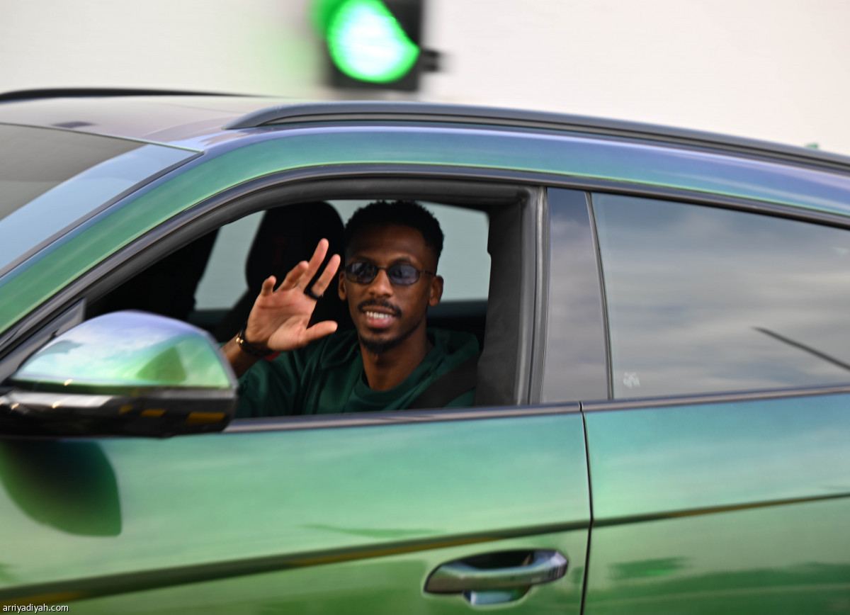 الأخضر يجتمع