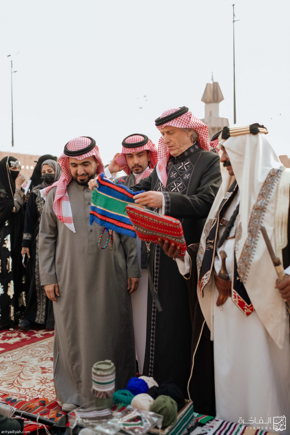 جيسوس يحتفل بالتأسيس