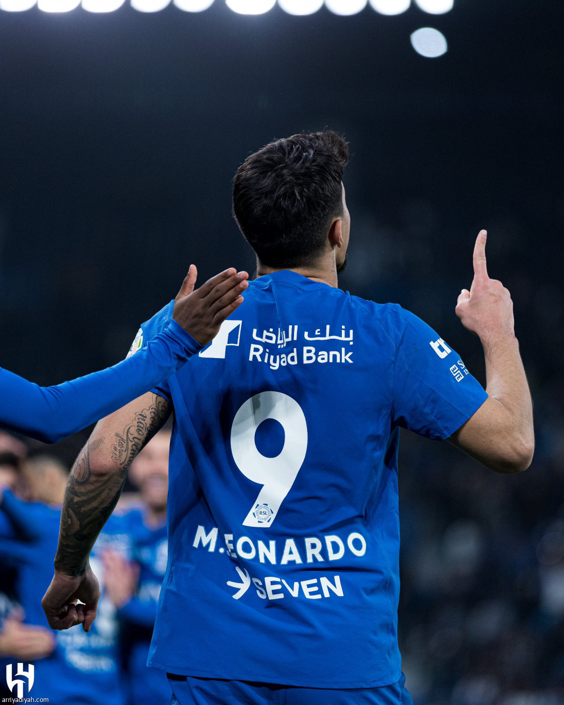 احتفال أزرق