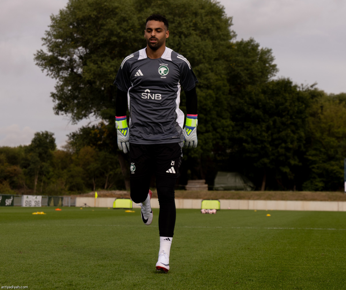 الصقور تتأهب