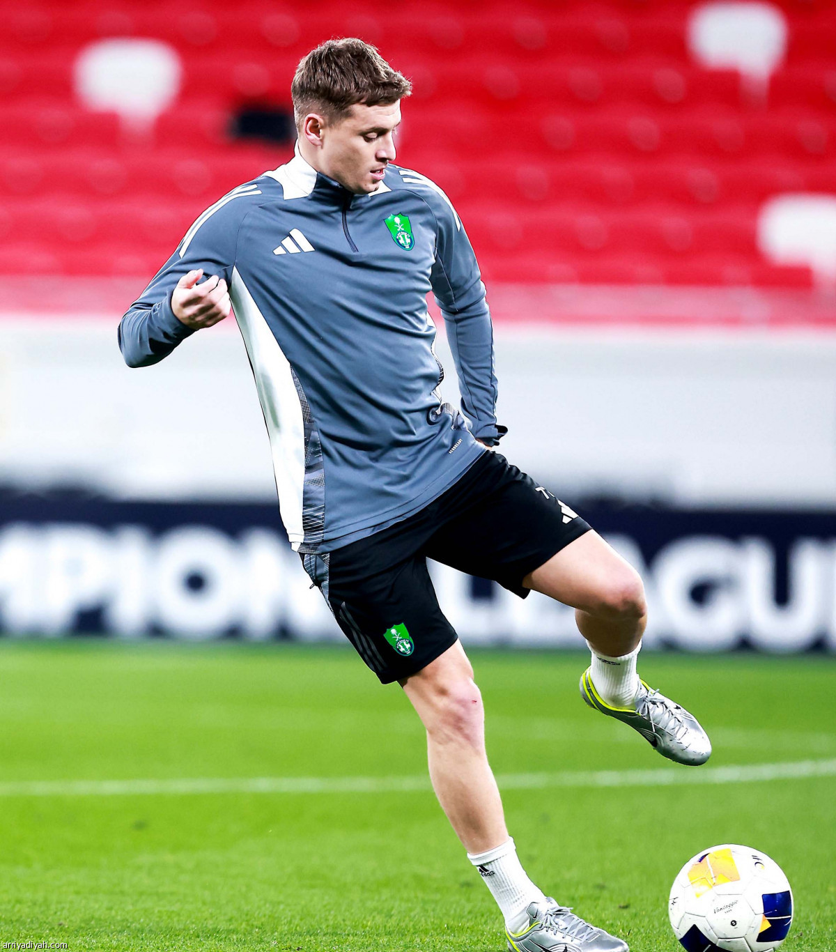 الأهلي.. بجميع الأجانب