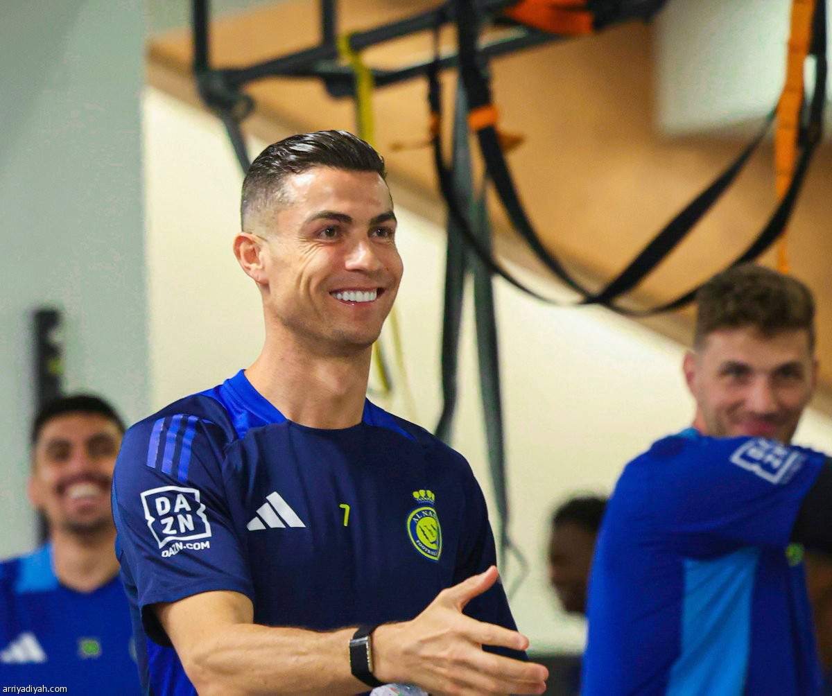 «الأصفر» عاد