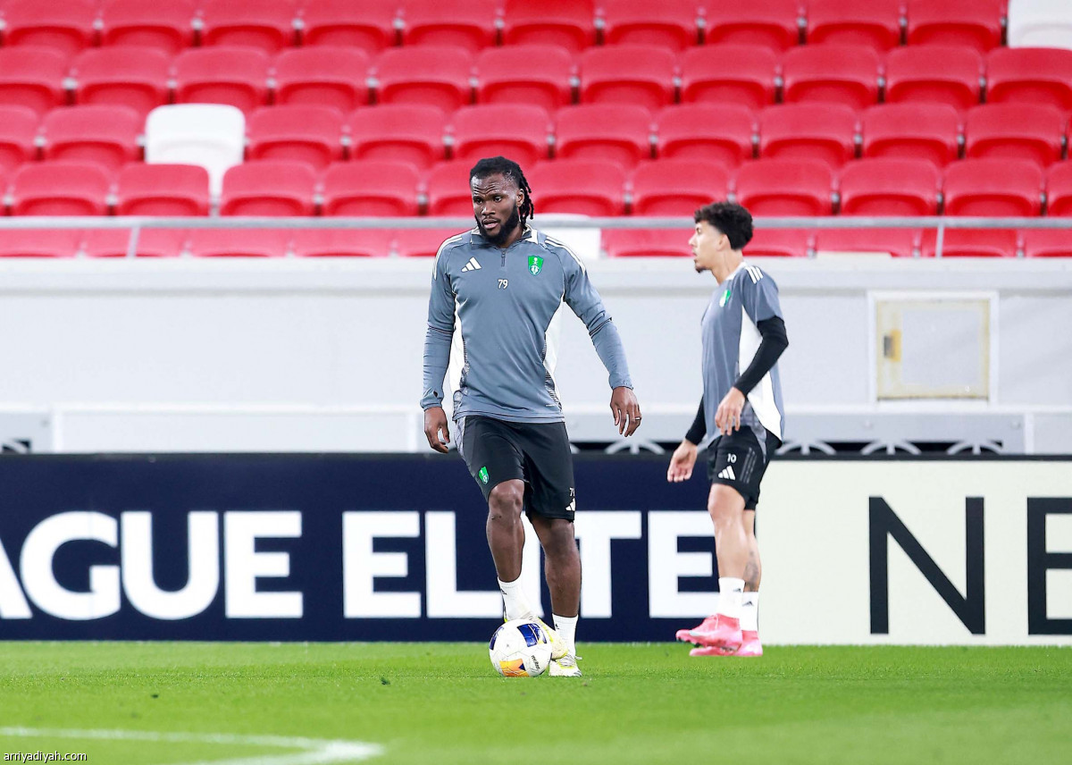 الأهلي.. بجميع الأجانب