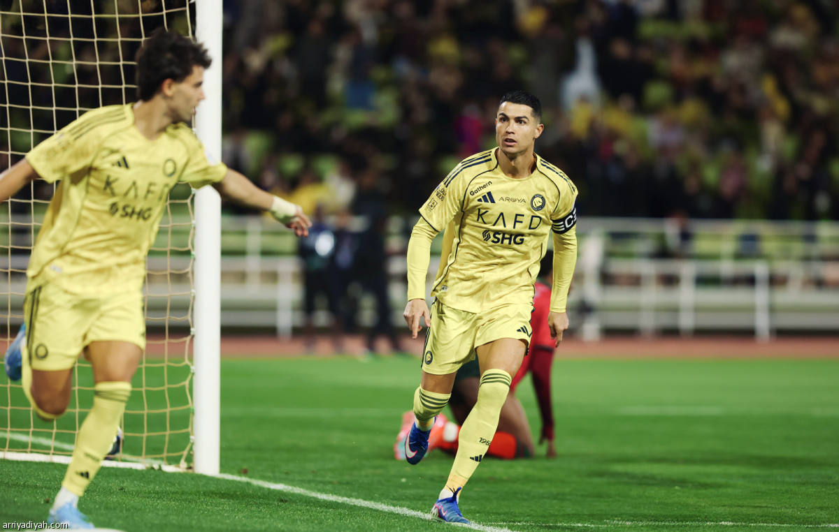 النصر يقلص الفارق