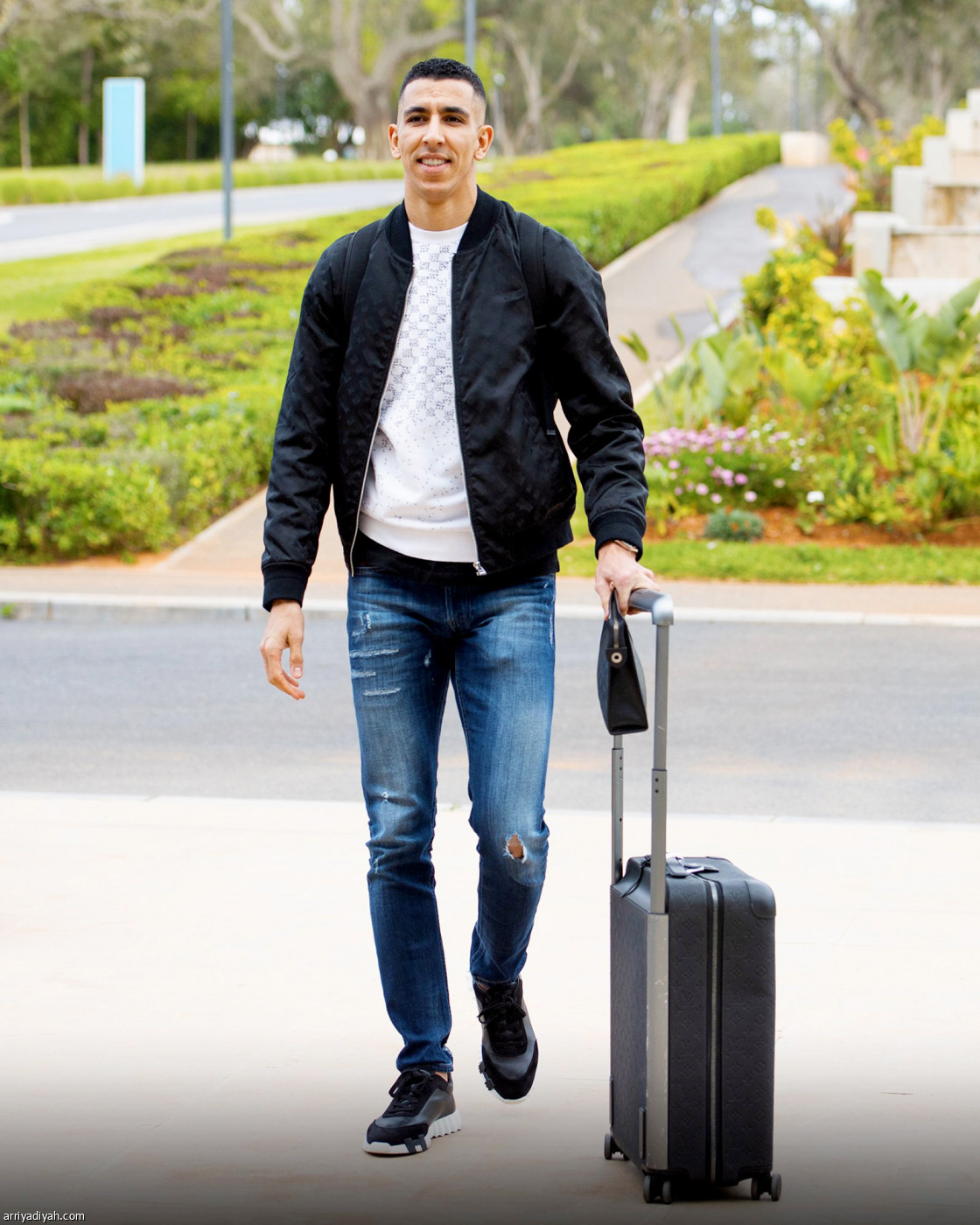 نجوم «روشن».. يتوافدون