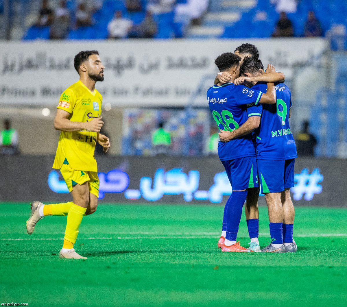 الفتح يستعرض