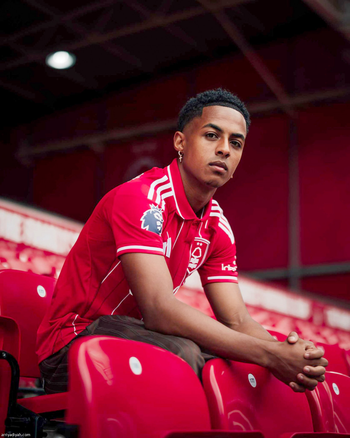 هاتشينسون.. صفقة قياسية